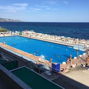 https://marina-di-caponero.hotelitalianriviera.com